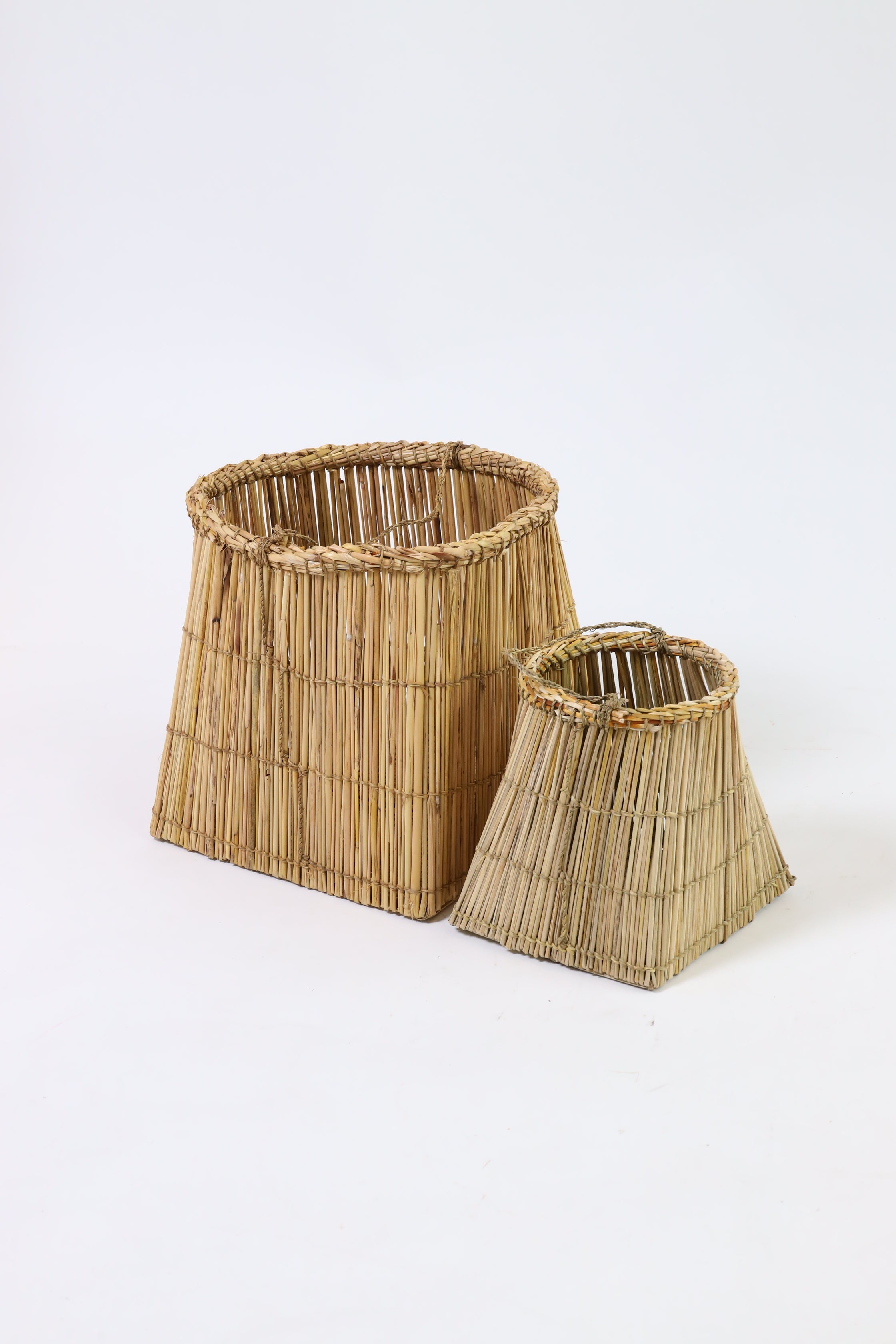 つるで作った籠 ネパール タルー族 DALY 水草籠 L | mrak